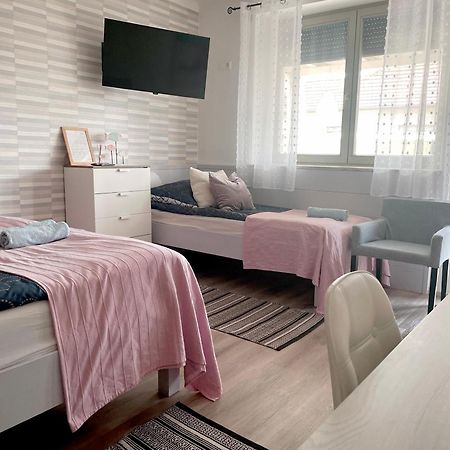 Szelrozsa Apartmanhaz Velence Εξωτερικό φωτογραφία